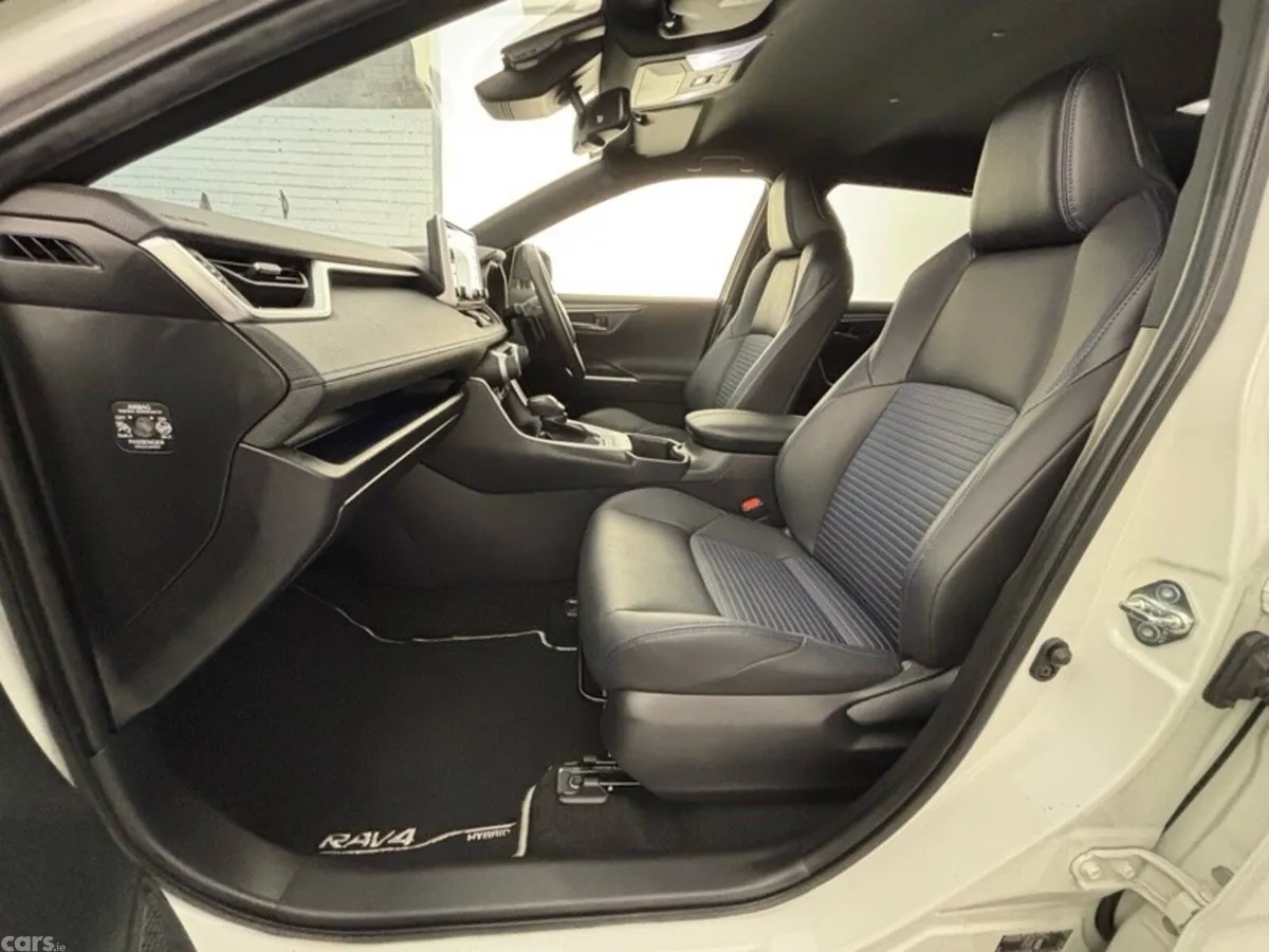 Toyota RAV4 SUV, Petrol Hybrid, 2022, White
