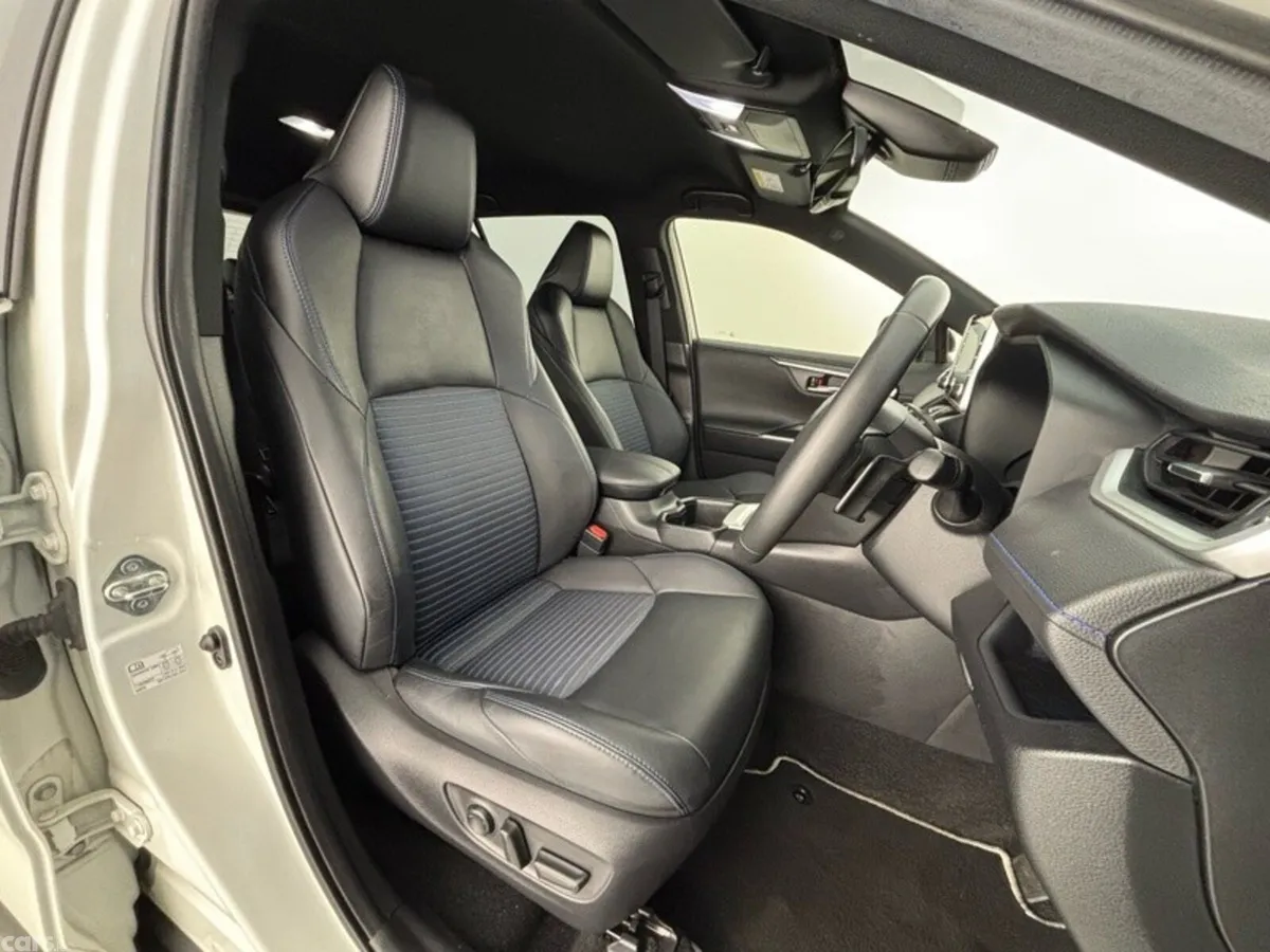 Toyota RAV4 SUV, Petrol Hybrid, 2022, White