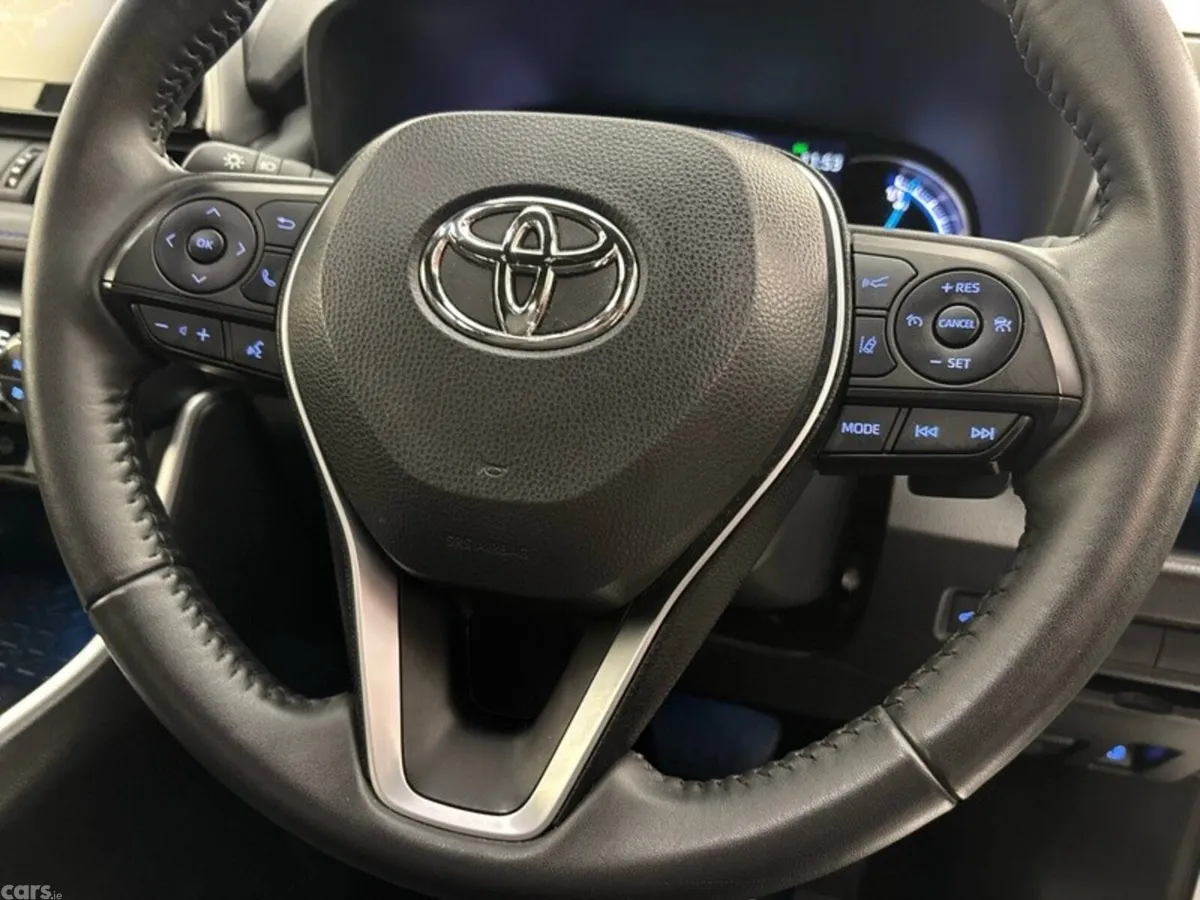 Toyota RAV4 SUV, Petrol Hybrid, 2022, White