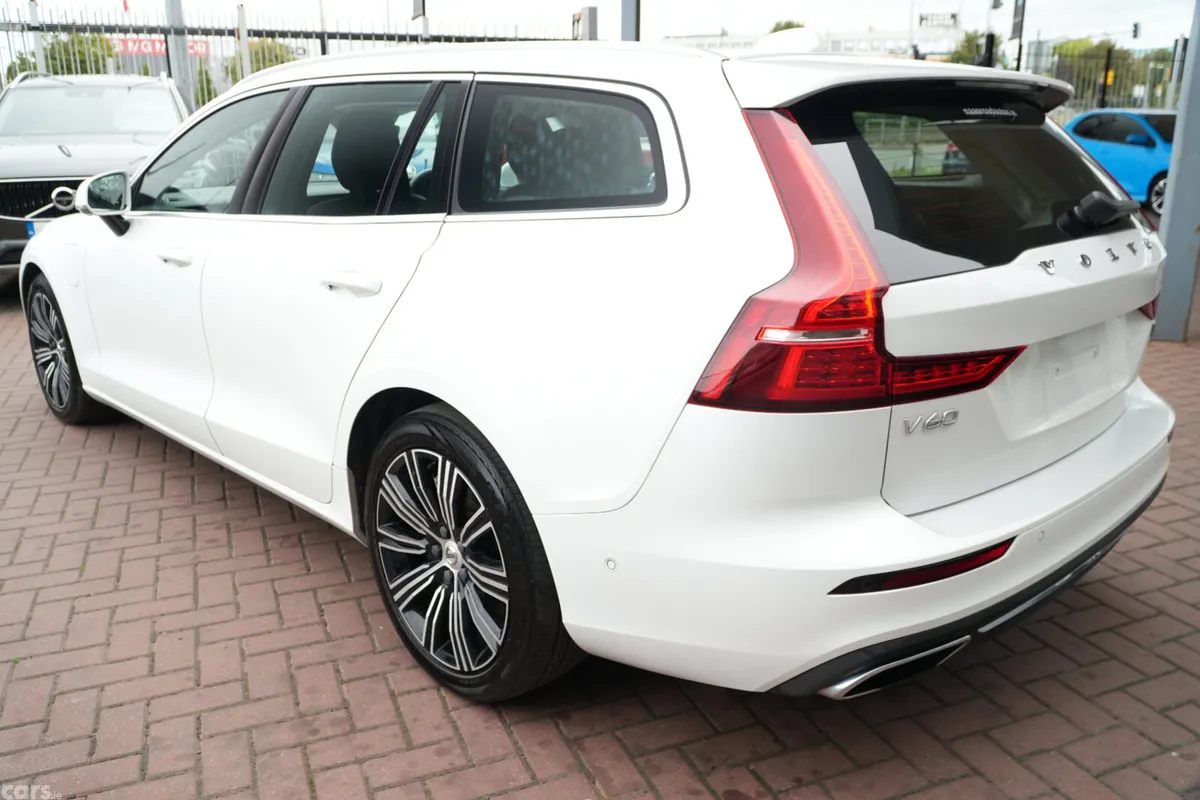 Volvo V60 Estate, Petrol Plug-in Hybrid, 2021, White