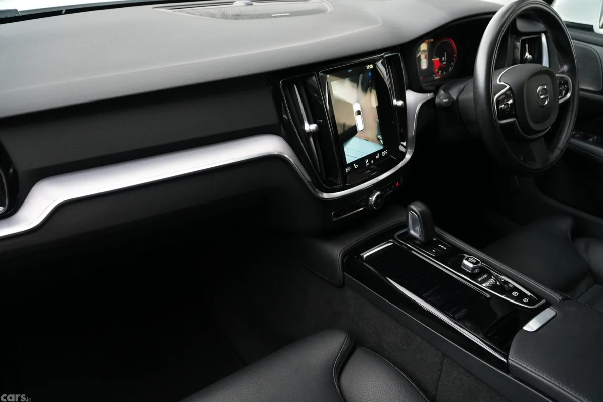 Volvo V60 Estate, Petrol Plug-in Hybrid, 2021, White