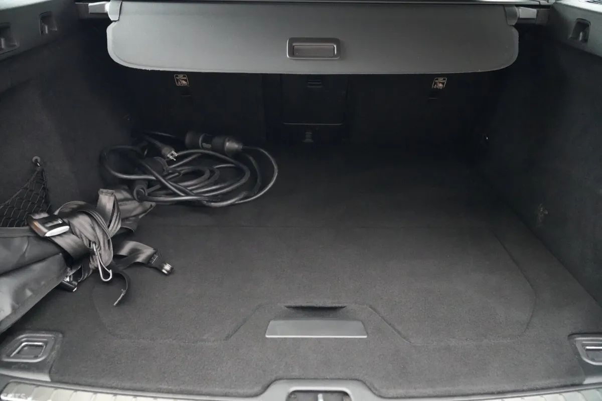Volvo V60 Estate, Petrol Plug-in Hybrid, 2021, White