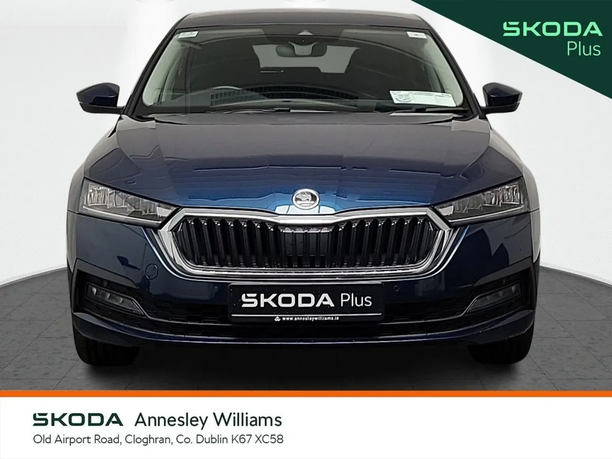Skoda Octavia Saloon, Petrol, 2023, Blue