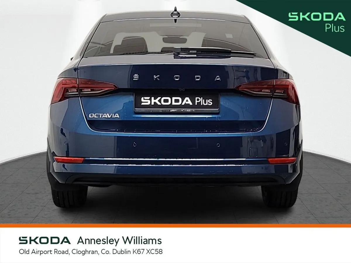 Skoda Octavia Saloon, Petrol, 2023, Blue
