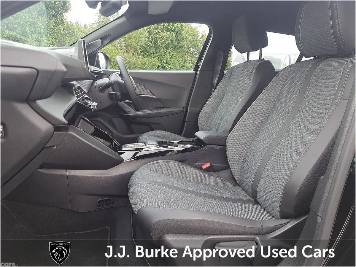 Peugeot 2008 MPV, Petrol Hybrid, 2026, Black