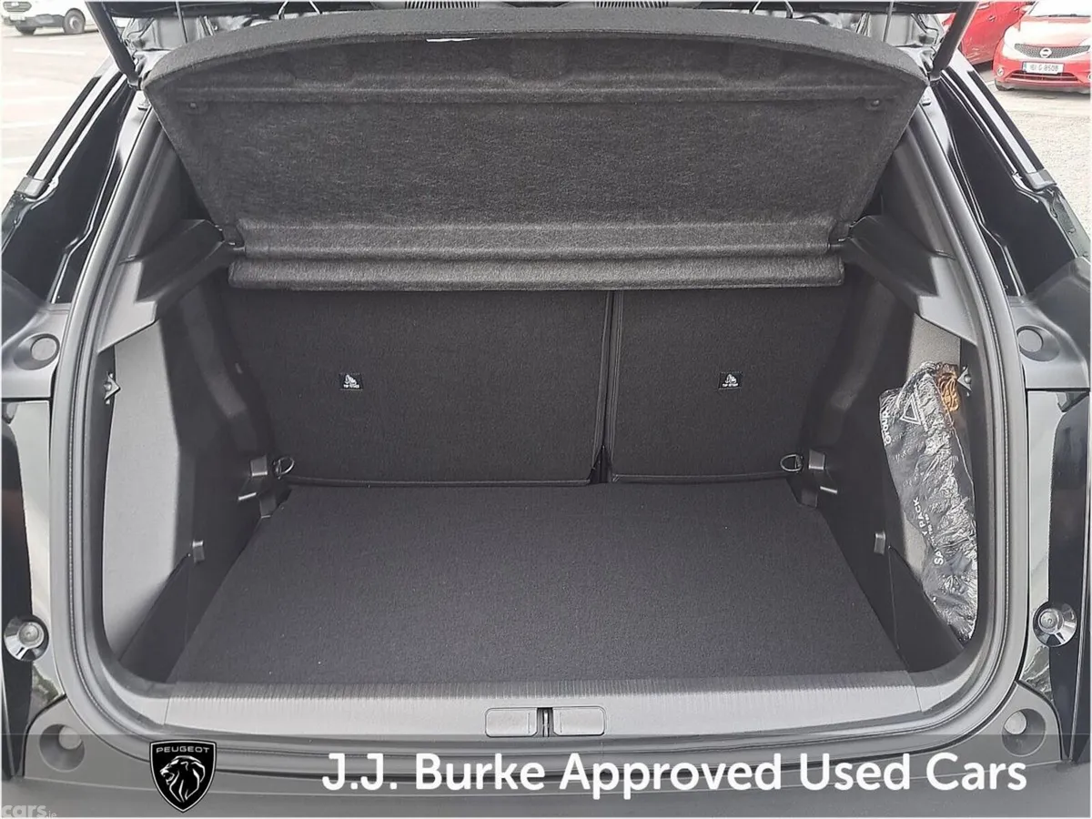Peugeot 2008 MPV, Petrol Hybrid, 2026, Black