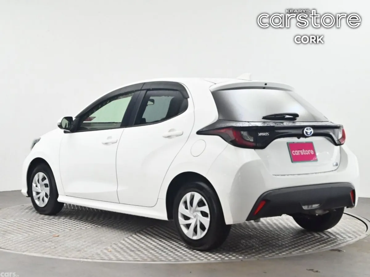 Toyota Yaris Hatchback, Petrol Hybrid, 2021, White