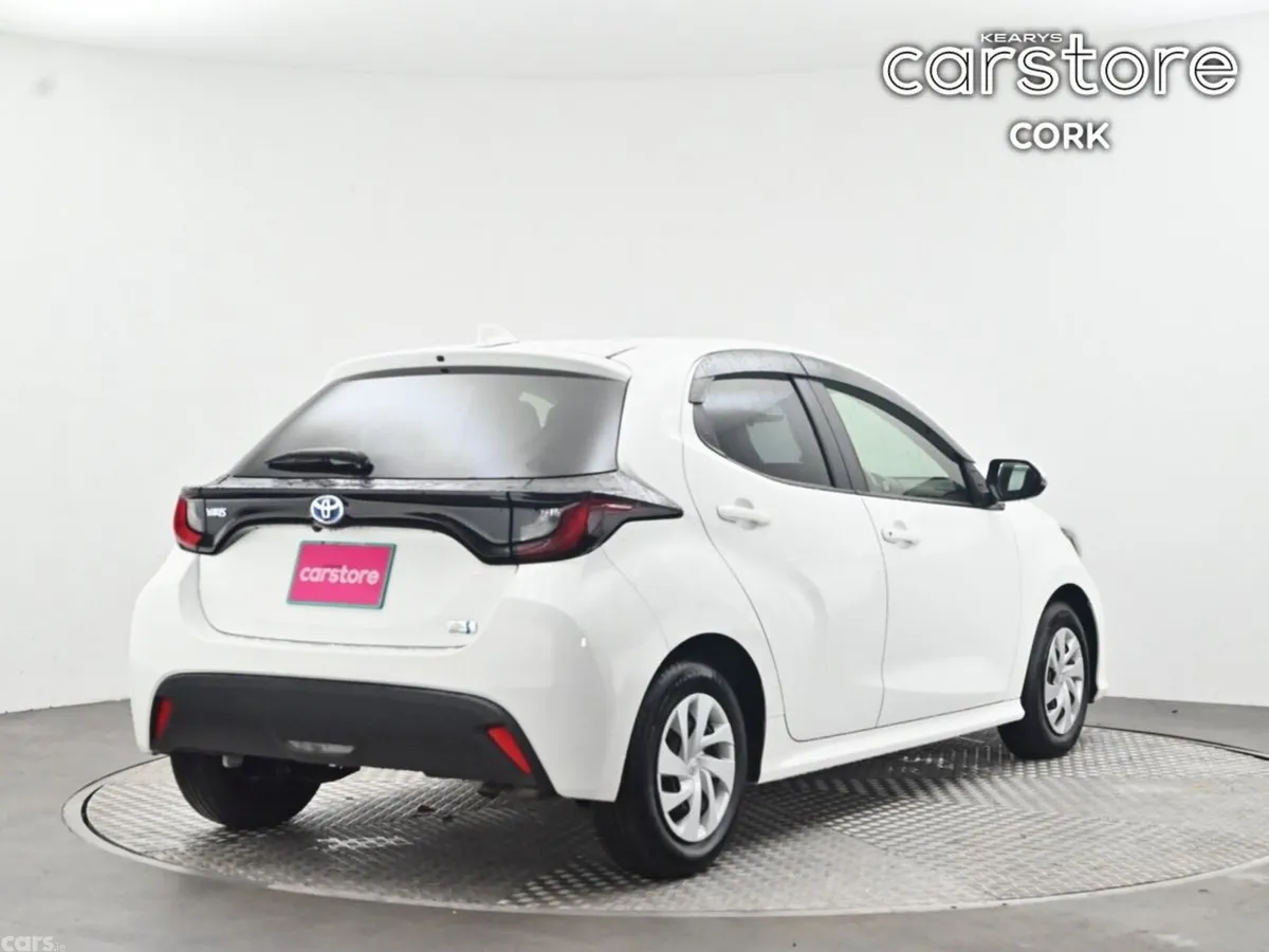Toyota Yaris Hatchback, Petrol Hybrid, 2021, White