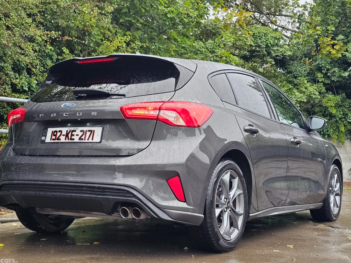 Ford Focus Hatchback, Petrol, 2019, Grey