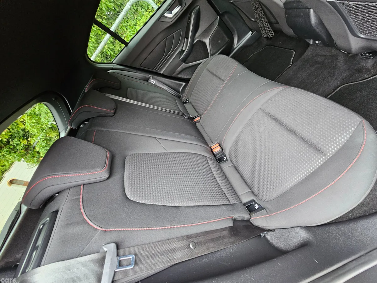 Ford Focus Hatchback, Petrol, 2019, Grey