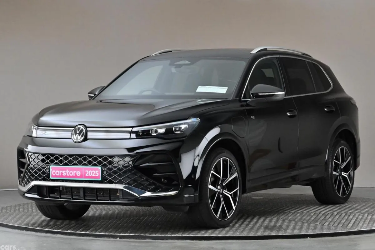 Volkswagen Tiguan SUV, Petrol Plug-in Hybrid, 2025, Black