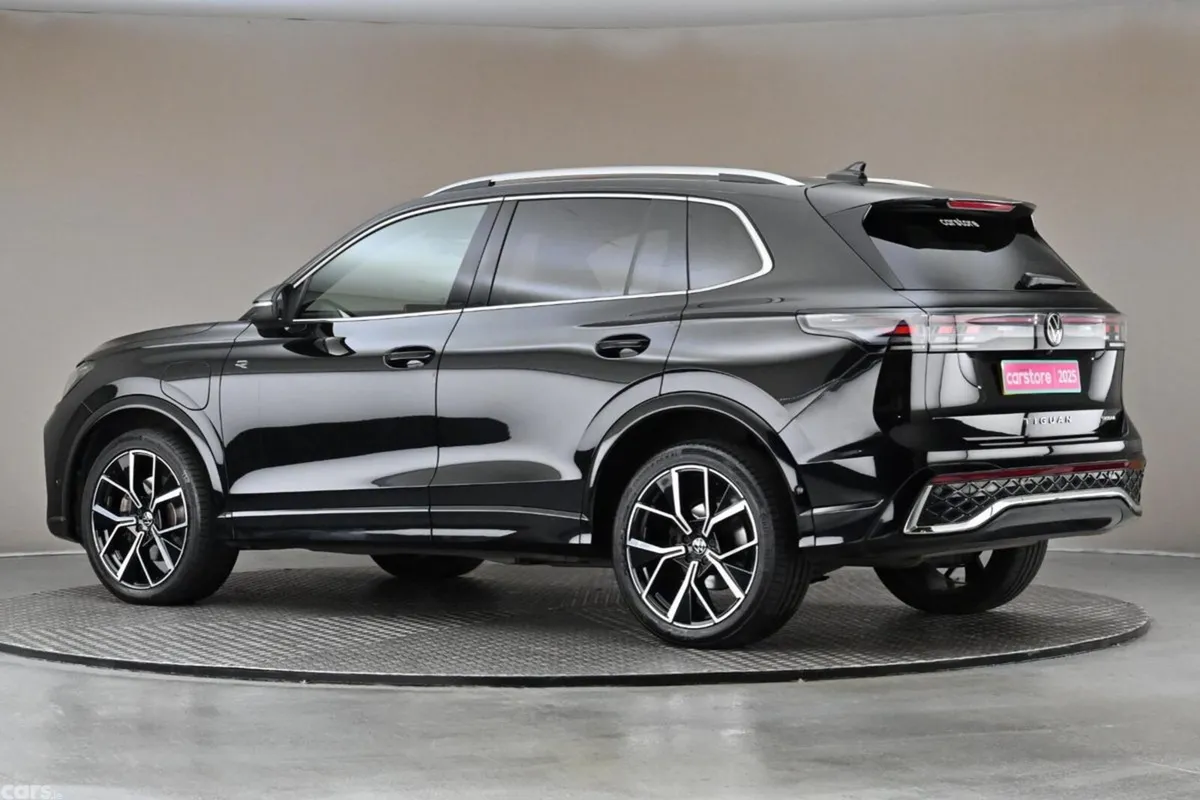 Volkswagen Tiguan SUV, Petrol Plug-in Hybrid, 2025, Black