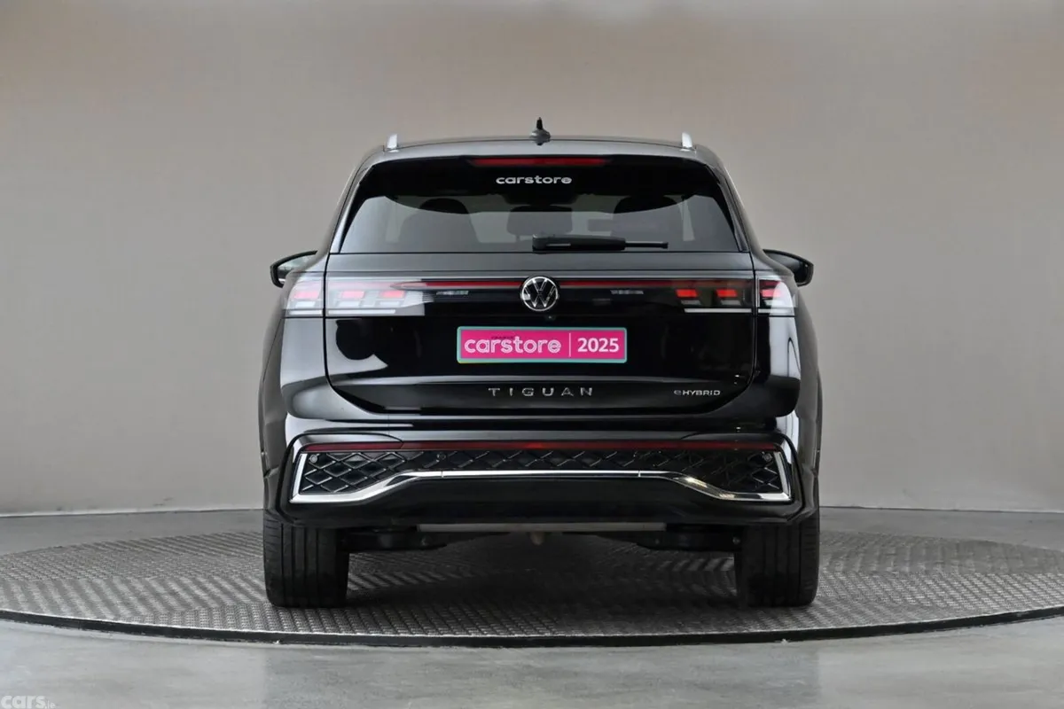 Volkswagen Tiguan SUV, Petrol Plug-in Hybrid, 2025, Black