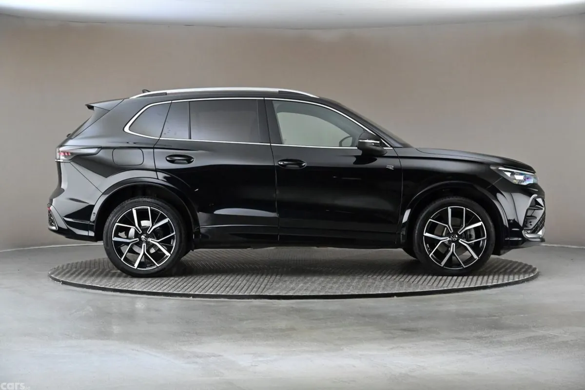 Volkswagen Tiguan SUV, Petrol Plug-in Hybrid, 2025, Black