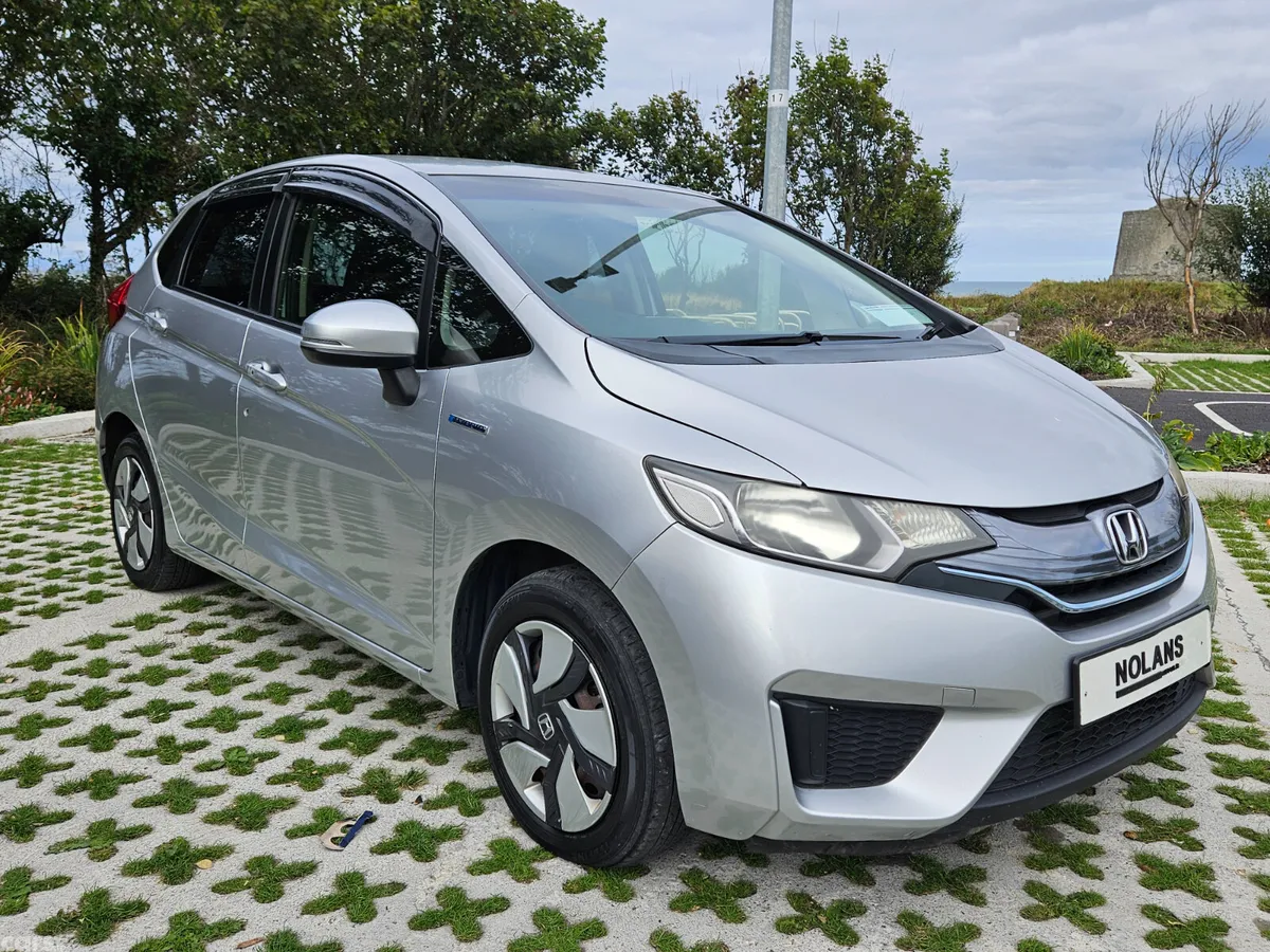 Honda Fit Hatchback, Petrol Hybrid, 2014, Silver