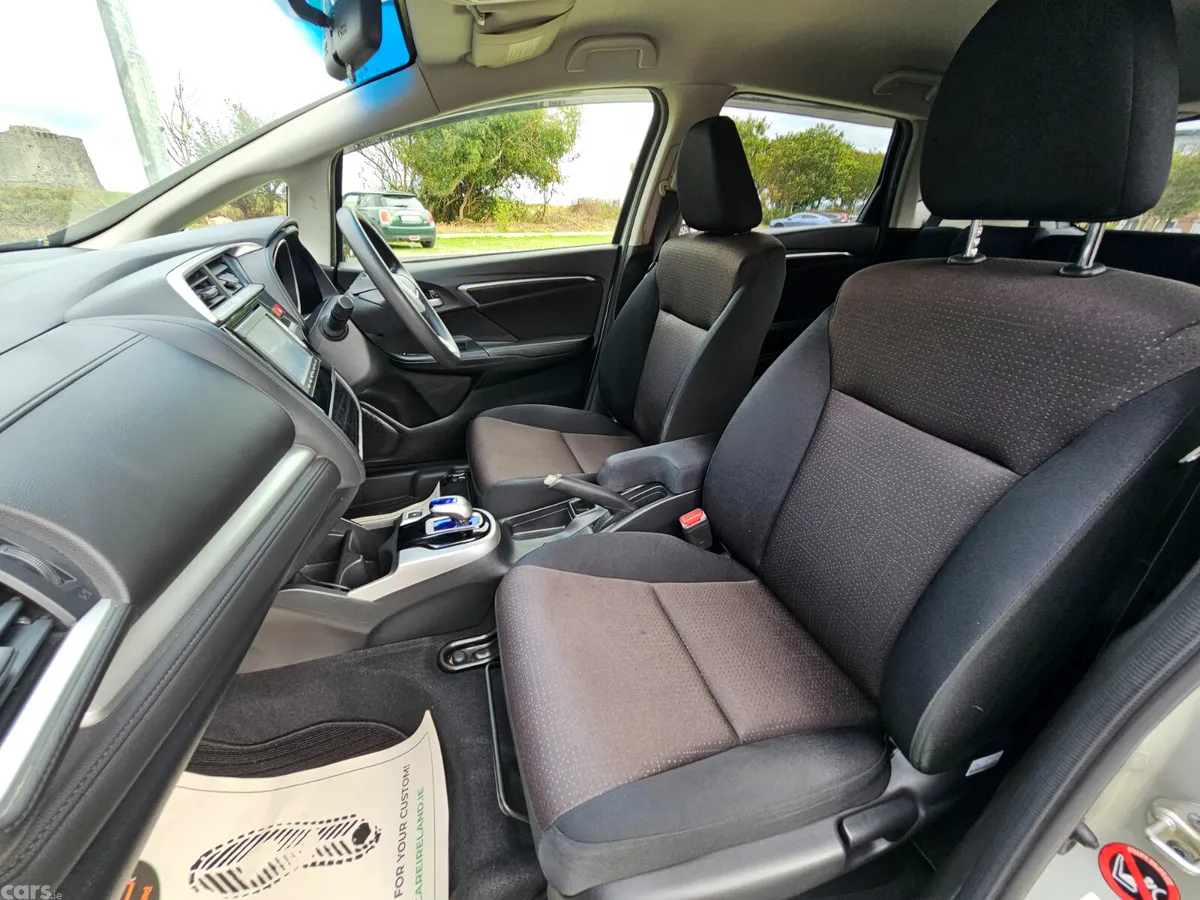 Honda Fit Hatchback, Petrol Hybrid, 2014, Silver