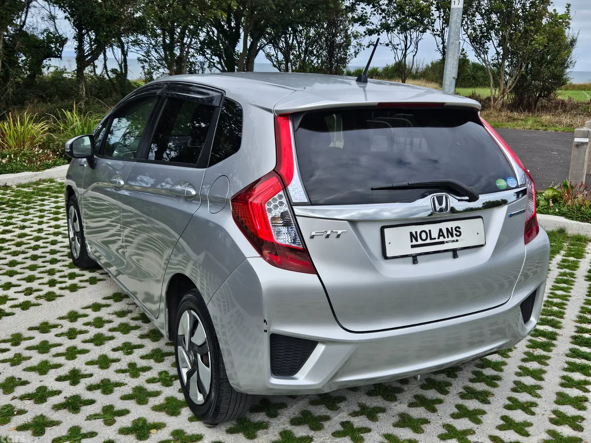 Honda Fit Hatchback, Petrol Hybrid, 2014, Silver