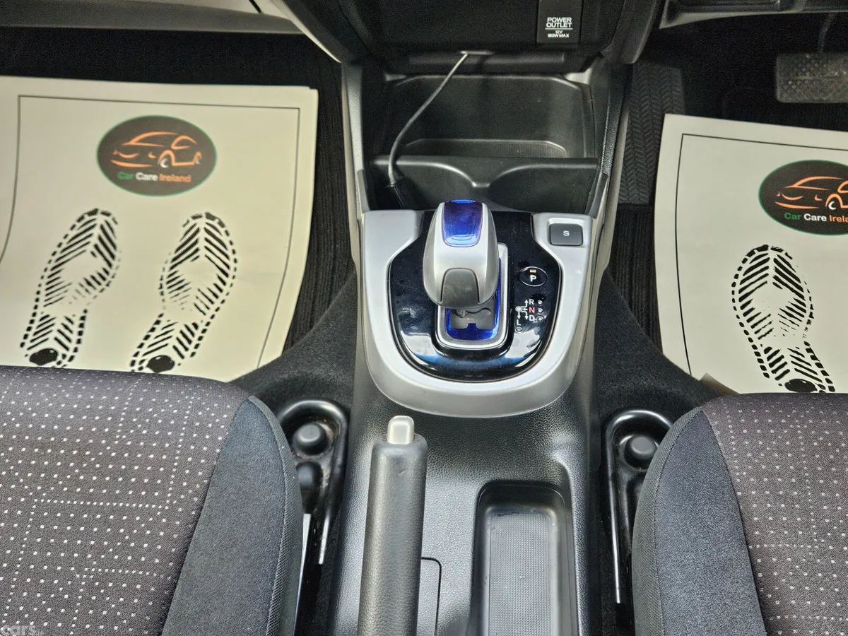 Honda Fit Hatchback, Petrol Hybrid, 2014, Silver