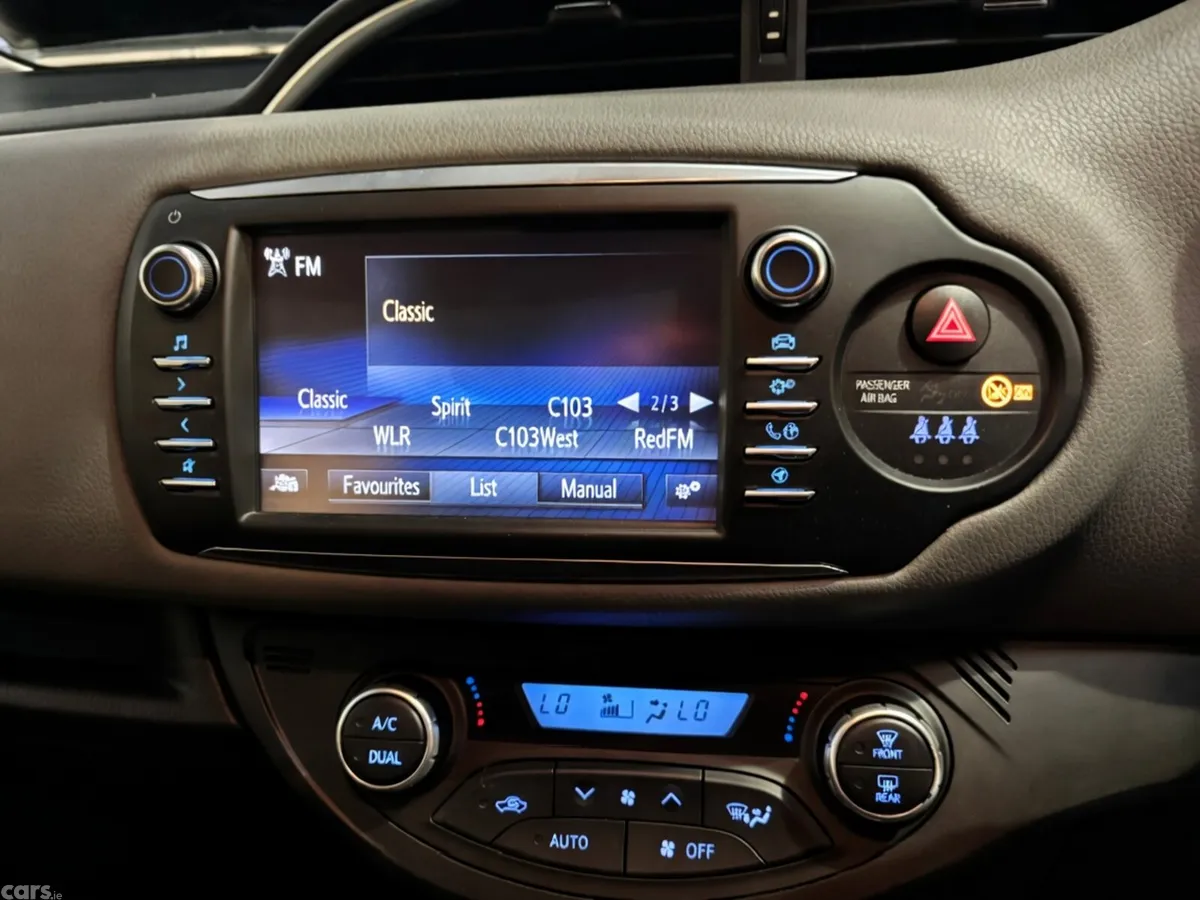 Toyota Yaris MPV, Petrol Hybrid, 2019, Red