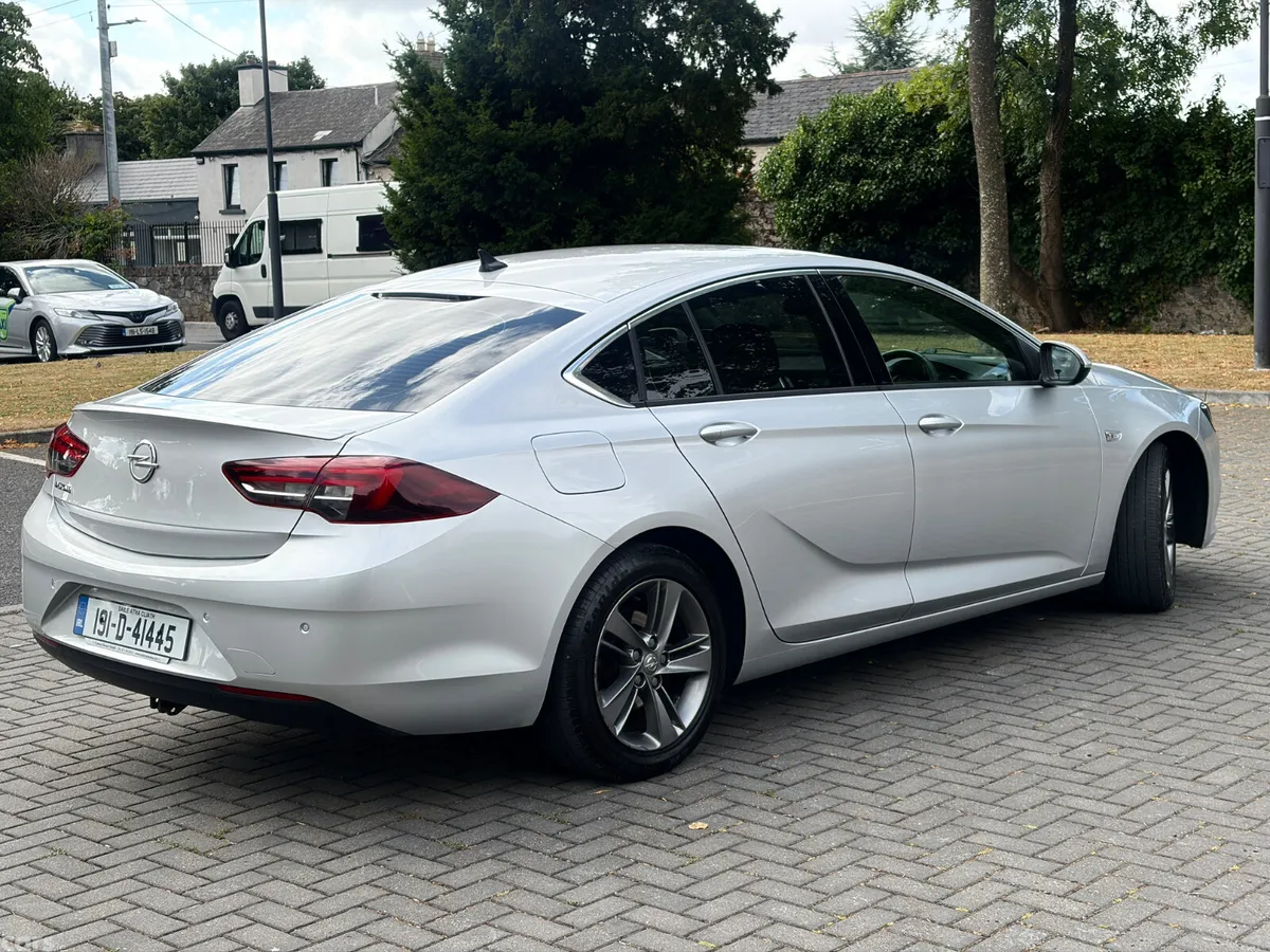 Opel Insignia Hatchback, Diesel, 2019, Grey