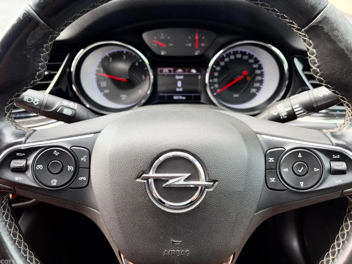 Opel Insignia Hatchback, Diesel, 2019, Grey