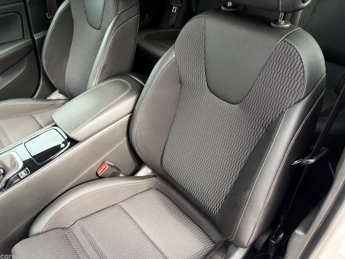 Opel Insignia Hatchback, Diesel, 2019, Grey