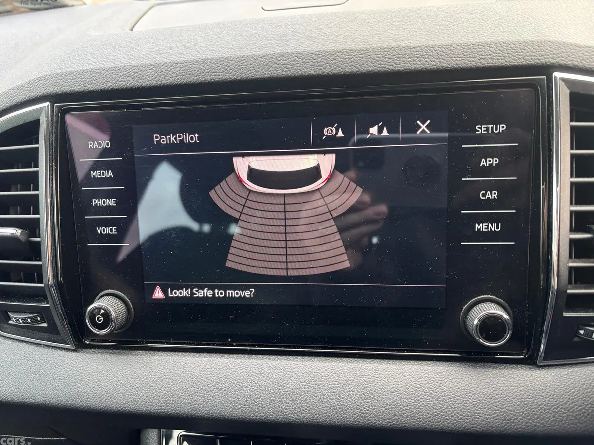 Skoda Karoq SUV, Diesel, 2019, Grey