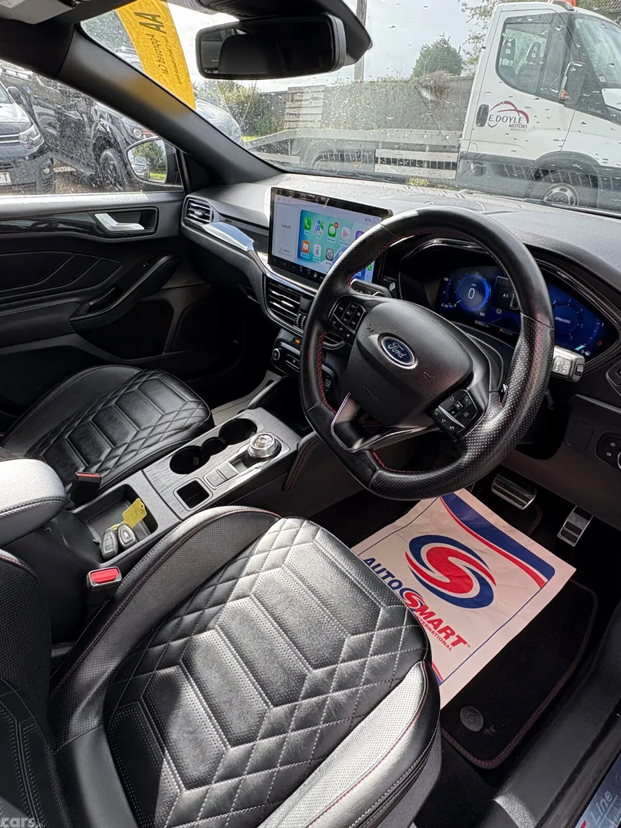 Ford Focus Hatchback, Diesel, 2023, Black