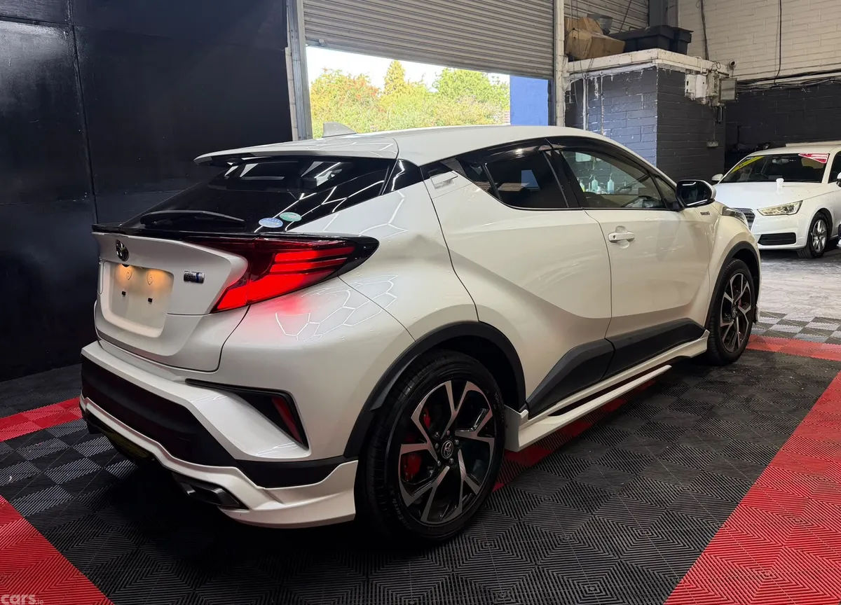 Toyota C-HR Hatchback, Petrol Hybrid, 2019, White