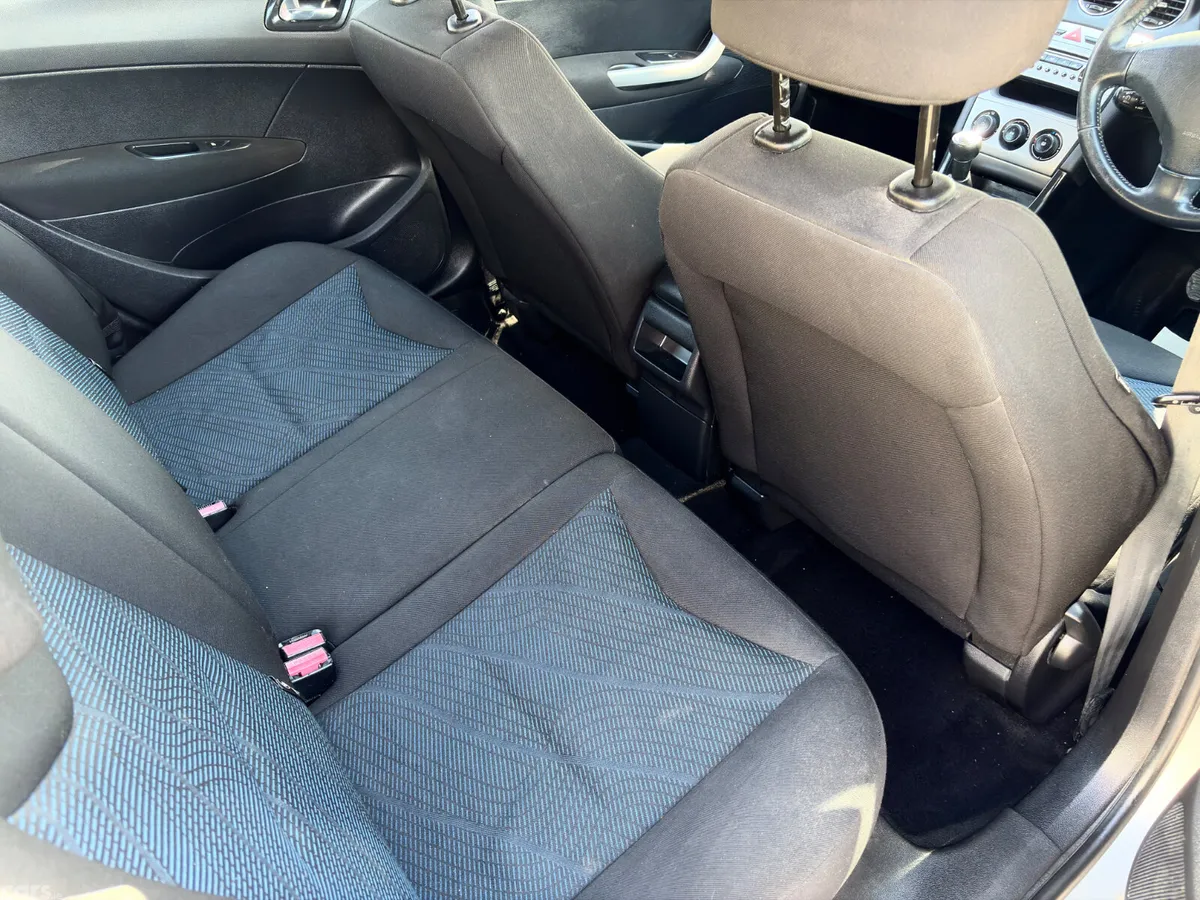 Peugeot 308 Hatchback, Diesel, 2011, Grey