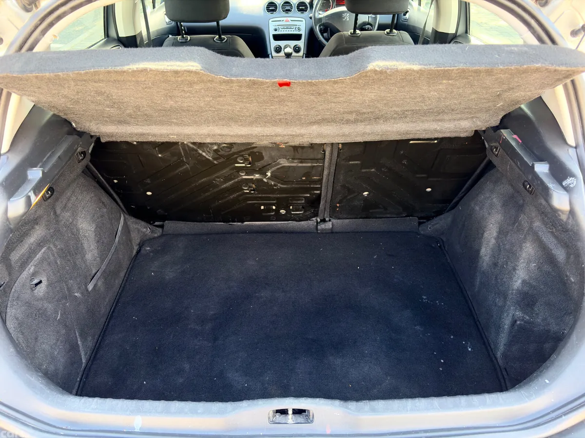 Peugeot 308 Hatchback, Diesel, 2011, Grey