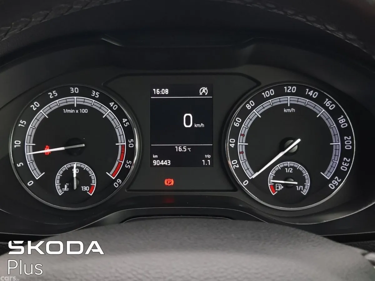 Skoda Karoq SUV, Diesel, 2019, Silver