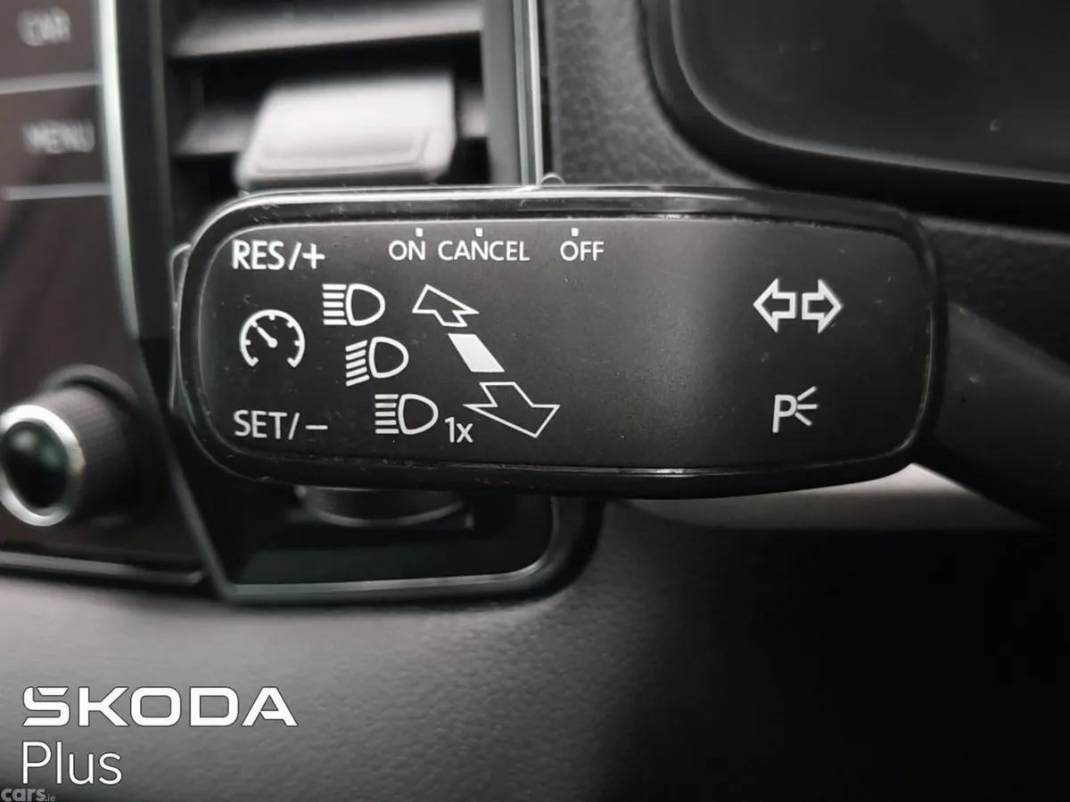Skoda Karoq SUV, Diesel, 2019, Silver