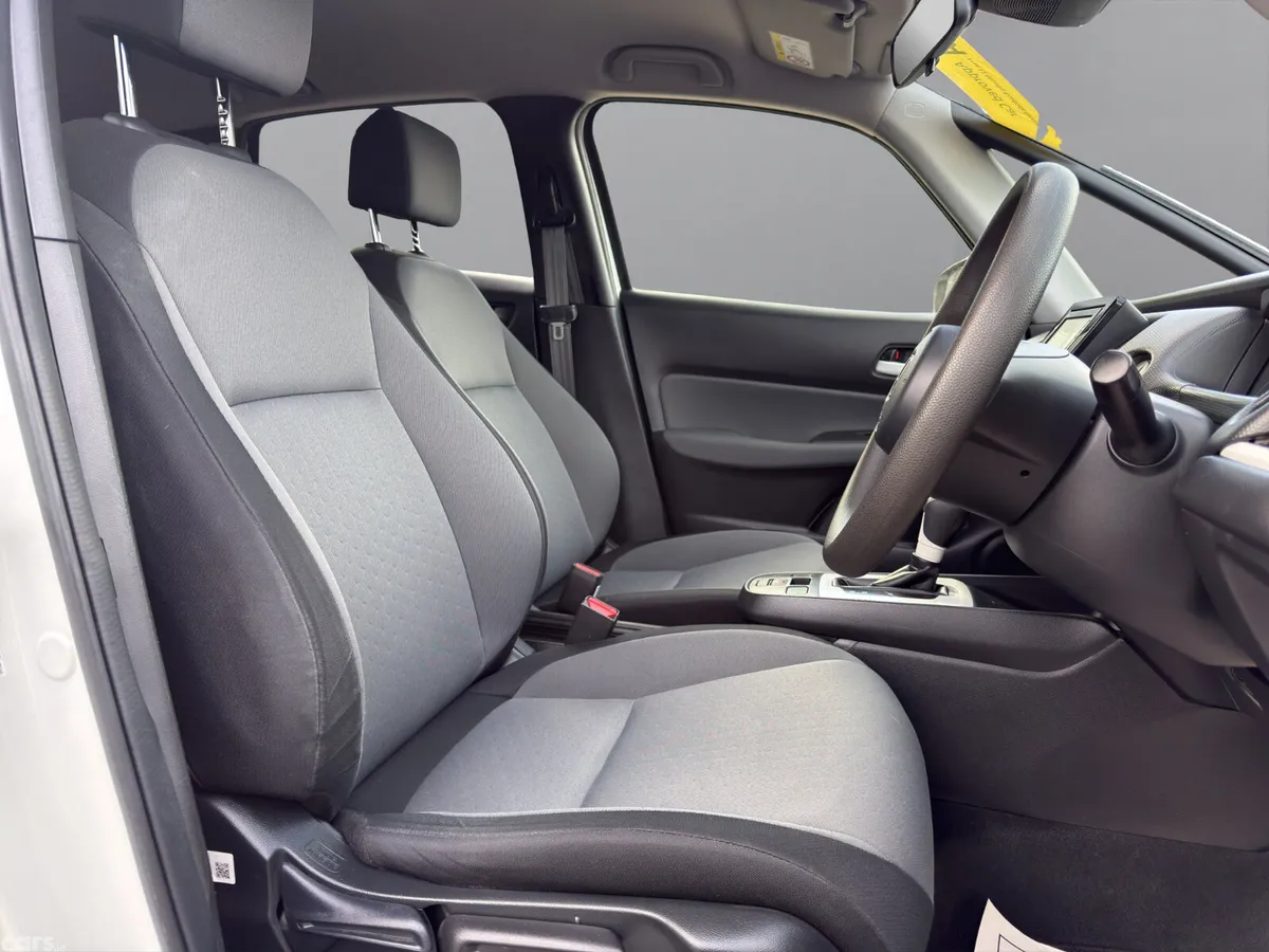 Honda Fit Hatchback, Petrol Hybrid, 2021, White