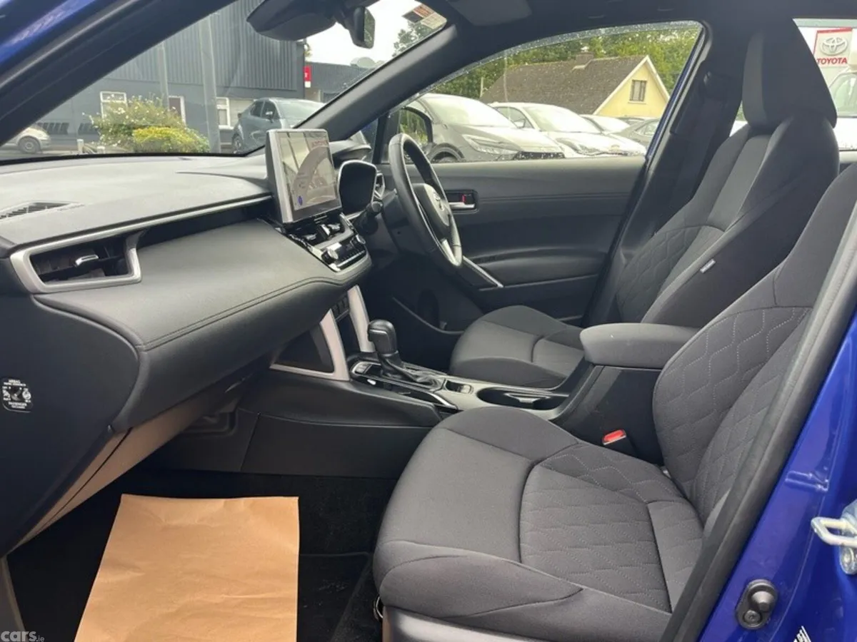 Toyota Corolla Cross SUV, Petrol Hybrid, 2024, Blue