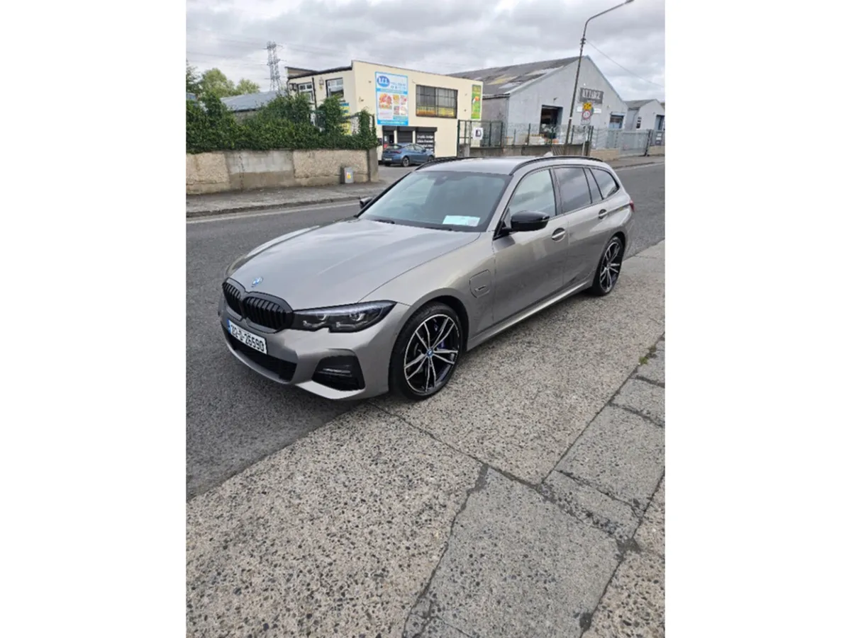 BMW 3-Series Estate, Petrol Plug-in Hybrid, 2021, Grey