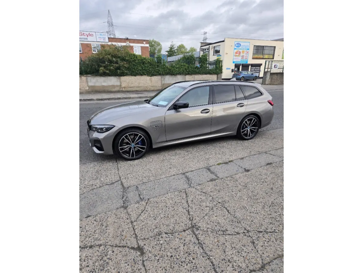 BMW 3-Series Estate, Petrol Plug-in Hybrid, 2021, Grey