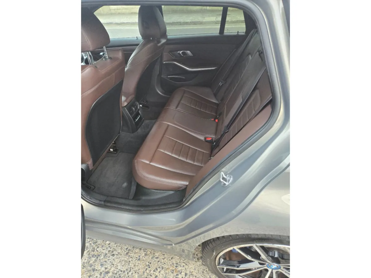 BMW 3-Series Estate, Petrol Plug-in Hybrid, 2021, Grey