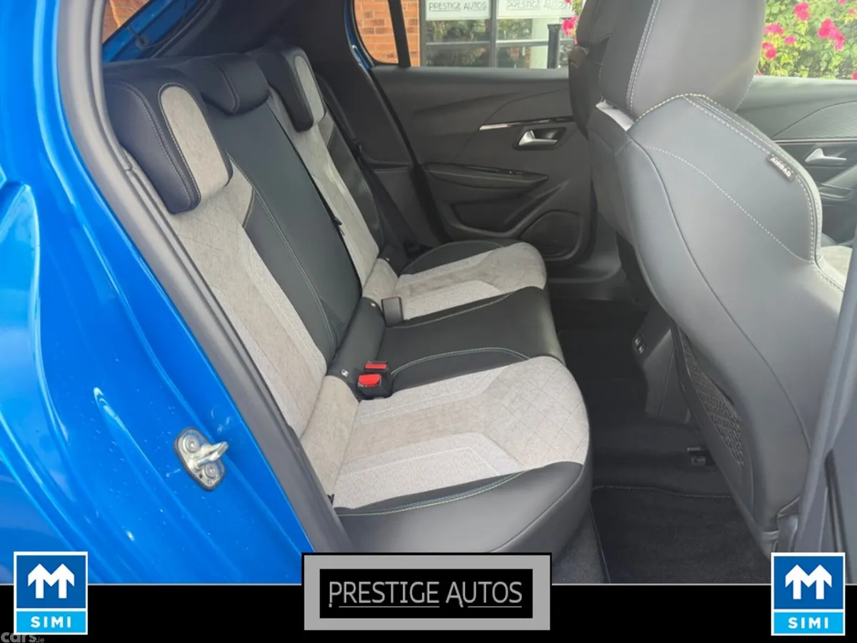 Peugeot 208 Hatchback, Petrol, 2021, Blue