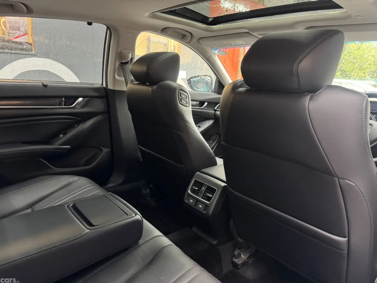 Honda Accord Saloon, Petrol Hybrid, 2022, White