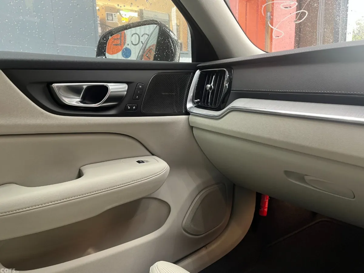 Volvo V60 Estate, Petrol Hybrid, 2025, White