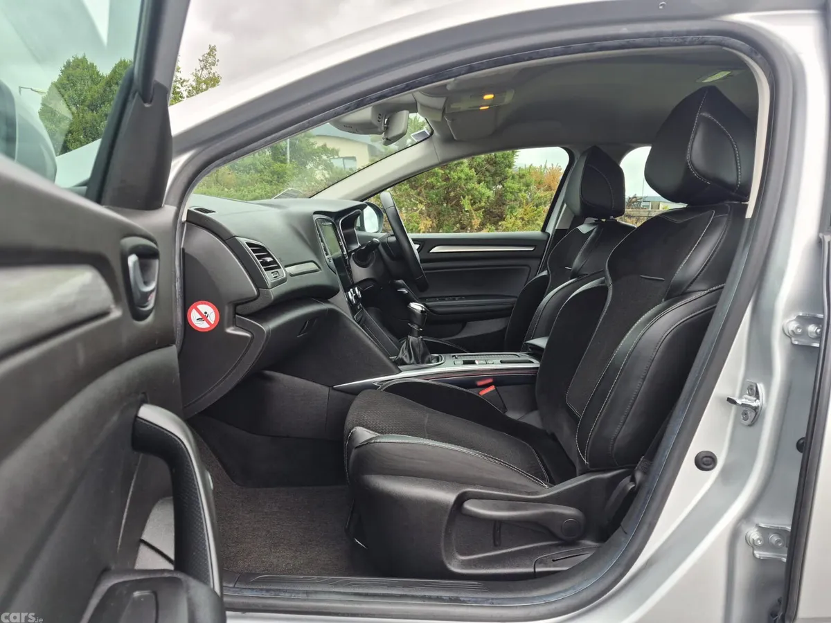 Renault Megane Saloon, Diesel, 2019, Grey