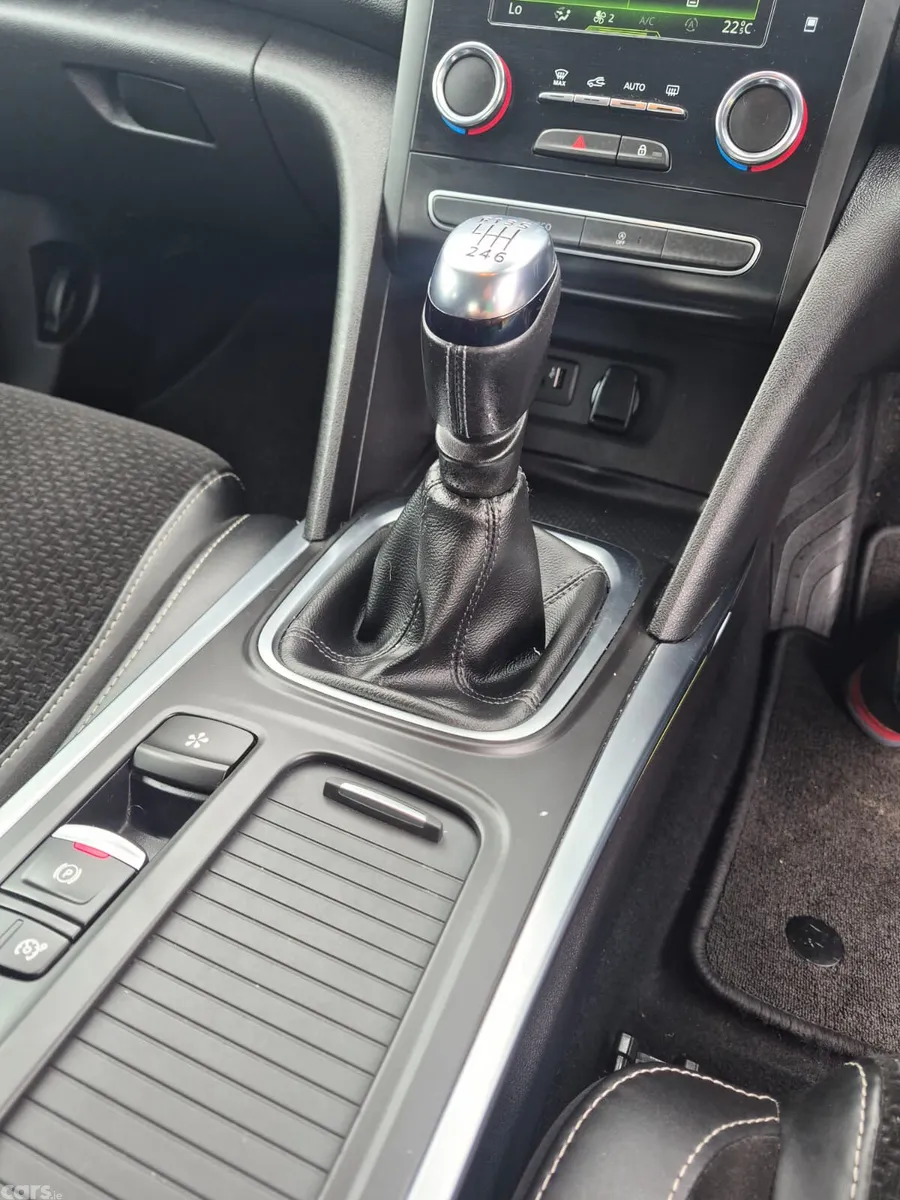 Renault Megane Saloon, Diesel, 2019, Grey