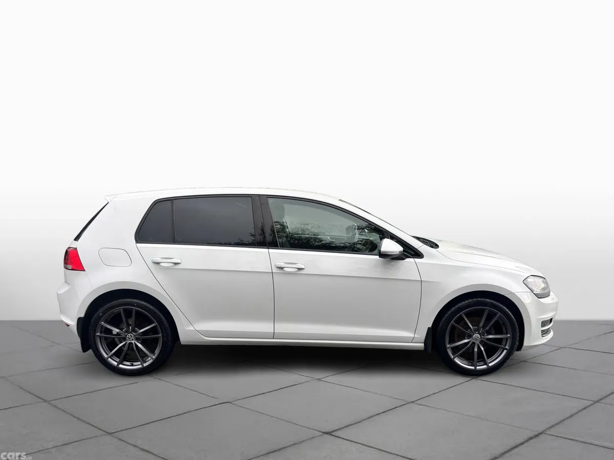 Volkswagen Golf Hatchback, Petrol, 2014, White
