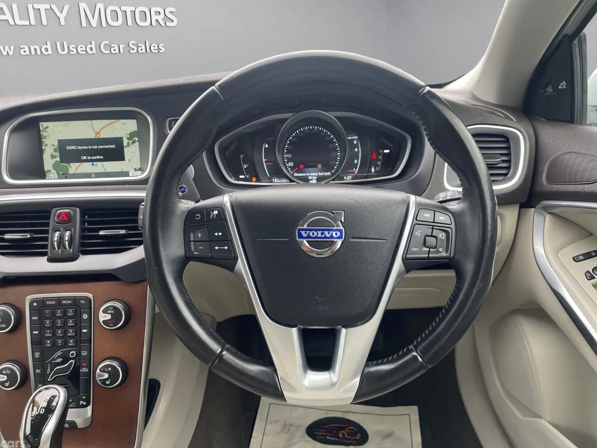 Volvo V40 Hatchback, Petrol, 2015, White