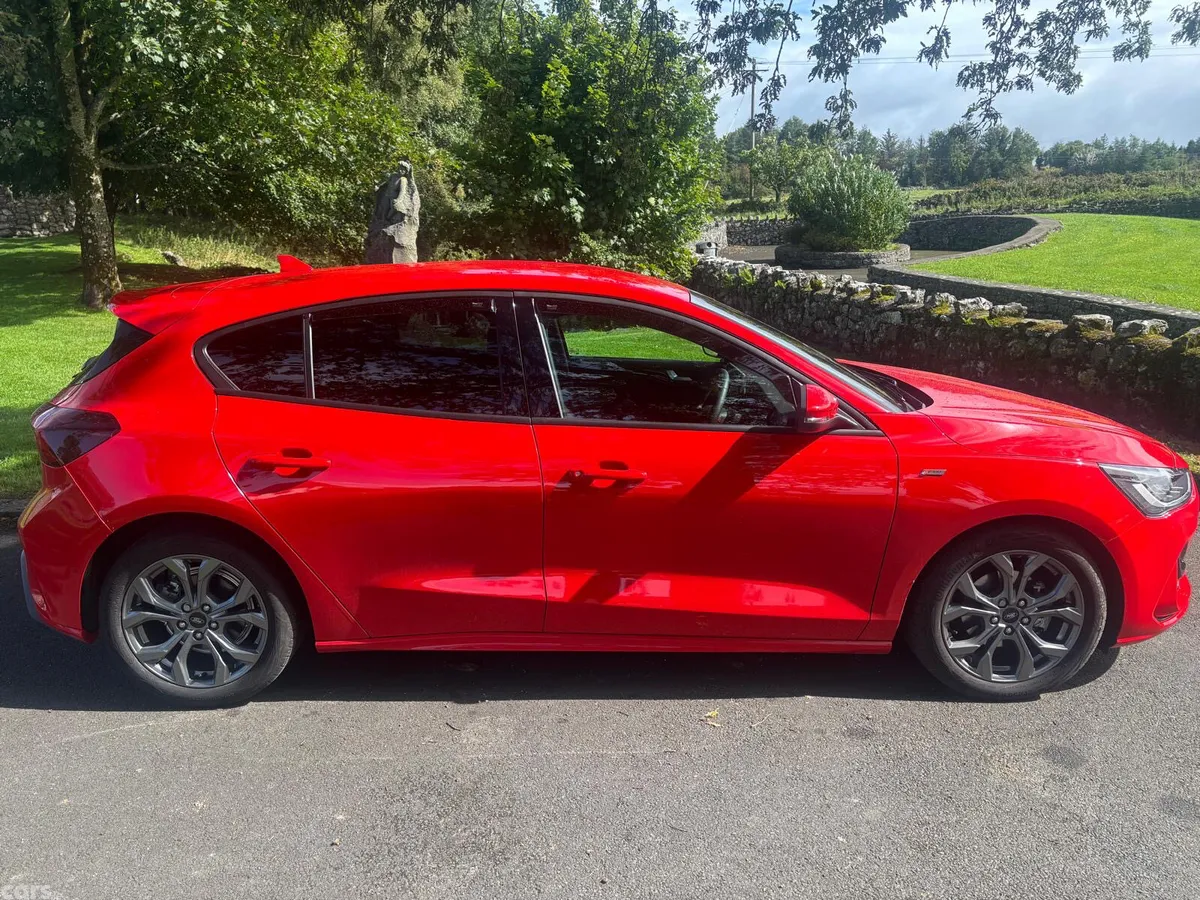 Ford Focus Hatchback, Diesel, 2025, Red