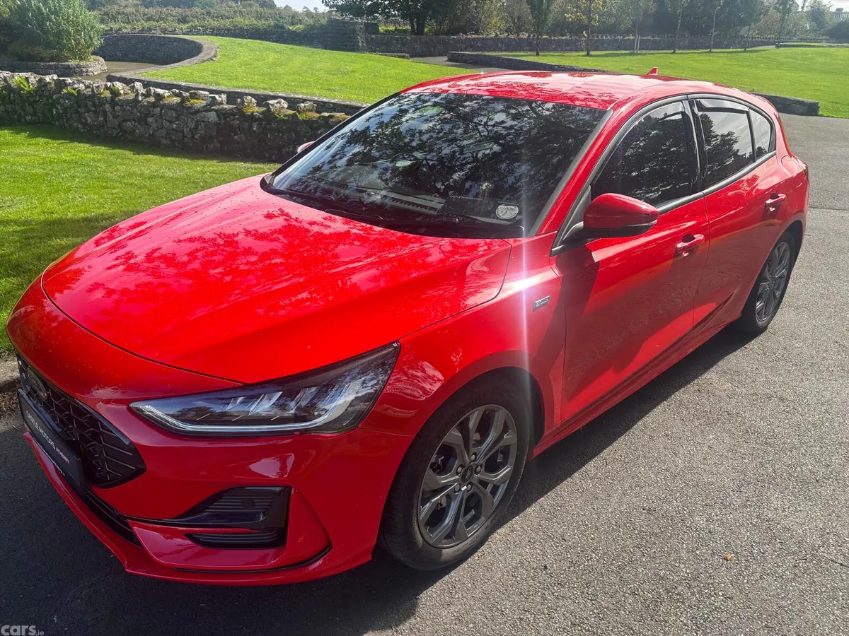 Ford Focus Hatchback, Diesel, 2025, Red