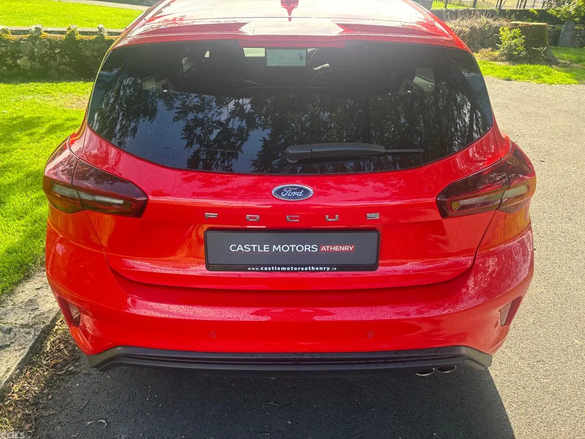 Ford Focus Hatchback, Diesel, 2025, Red
