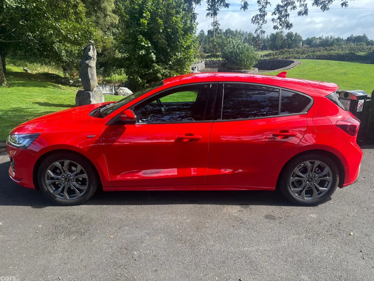 Ford Focus Hatchback, Diesel, 2025, Red