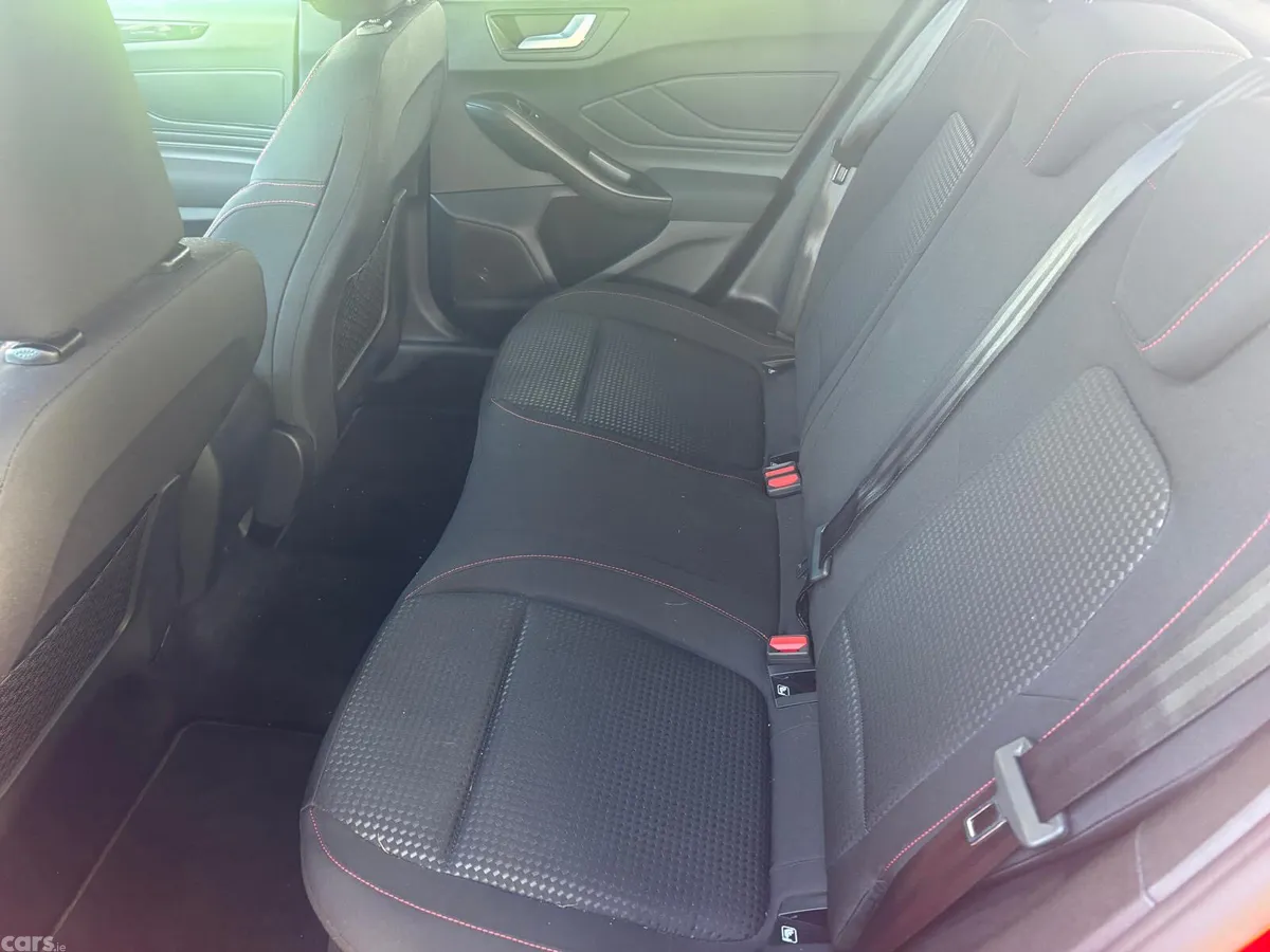 Ford Focus Hatchback, Diesel, 2025, Red